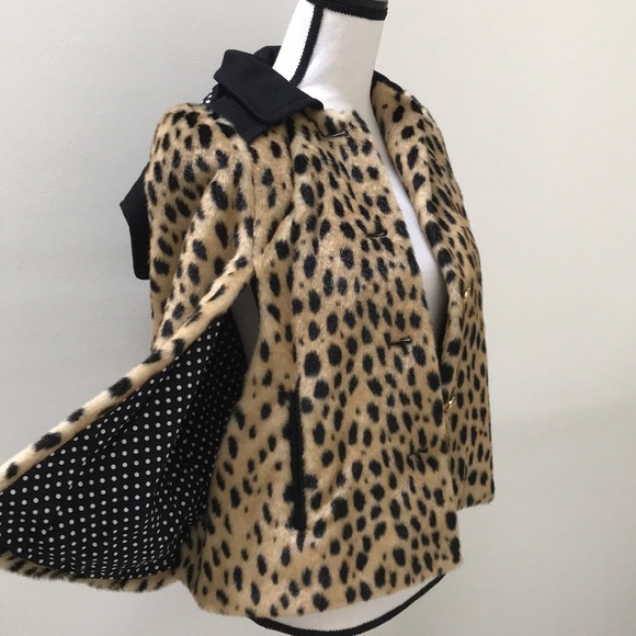🐆Juicy Courture Faux Fur Cape - Removable Hat🐆 - Picture 6 of 8